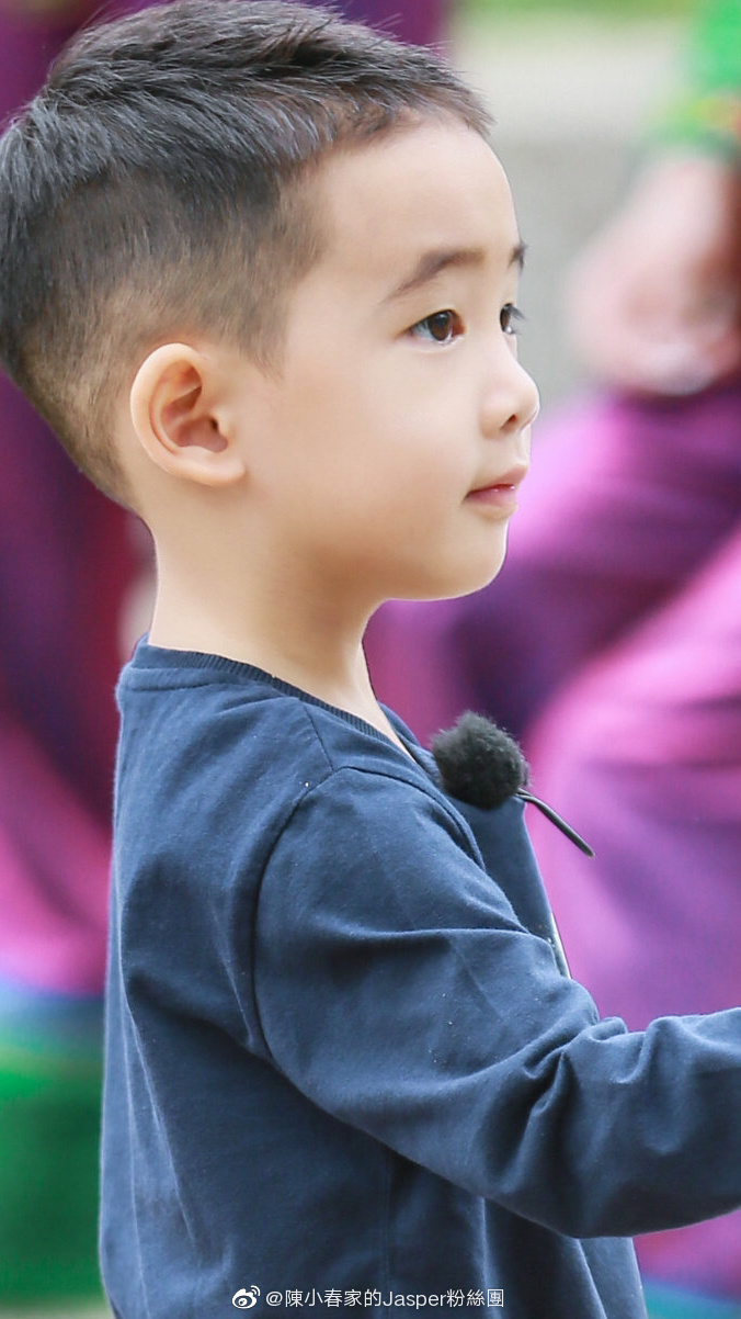 jasper「担心弟弟撞到桌子」!